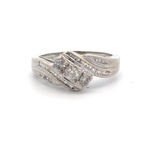 Estate Lady's Diamond 10k White Gold Ring 7227