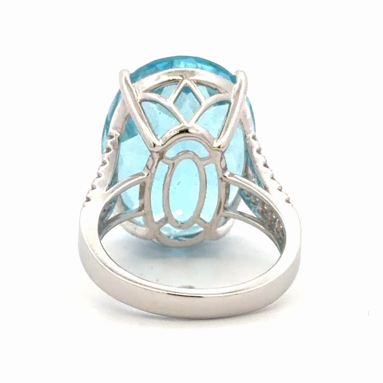 24.83ct Blue Topaz Lady's Estate Ring 076386 - Image 3