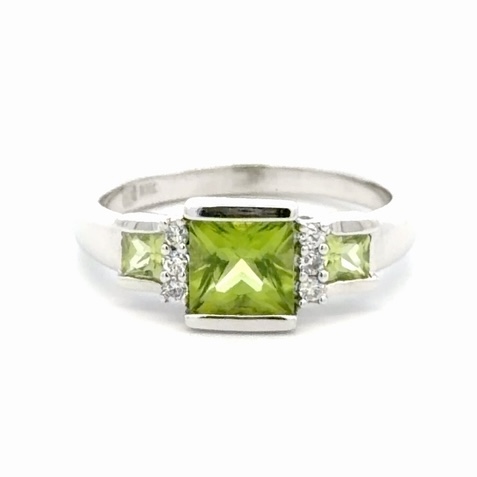 Lady's Peridot & Diamond Estate Ring 078266