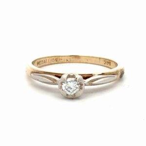 Lady's Solitaire Diamond Estate Ring 531521