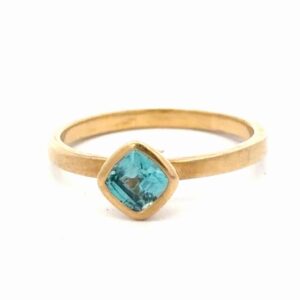 18K Blue Zircon Ladies Estate Ring 077263