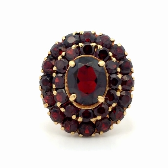 10ct Garnet Ladies Estate Ring 078422